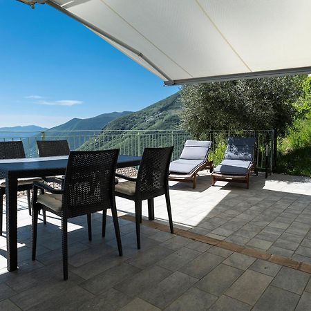 Mantegna - Garden With Lake View And Swimming Pool Parzanica エクステリア 写真