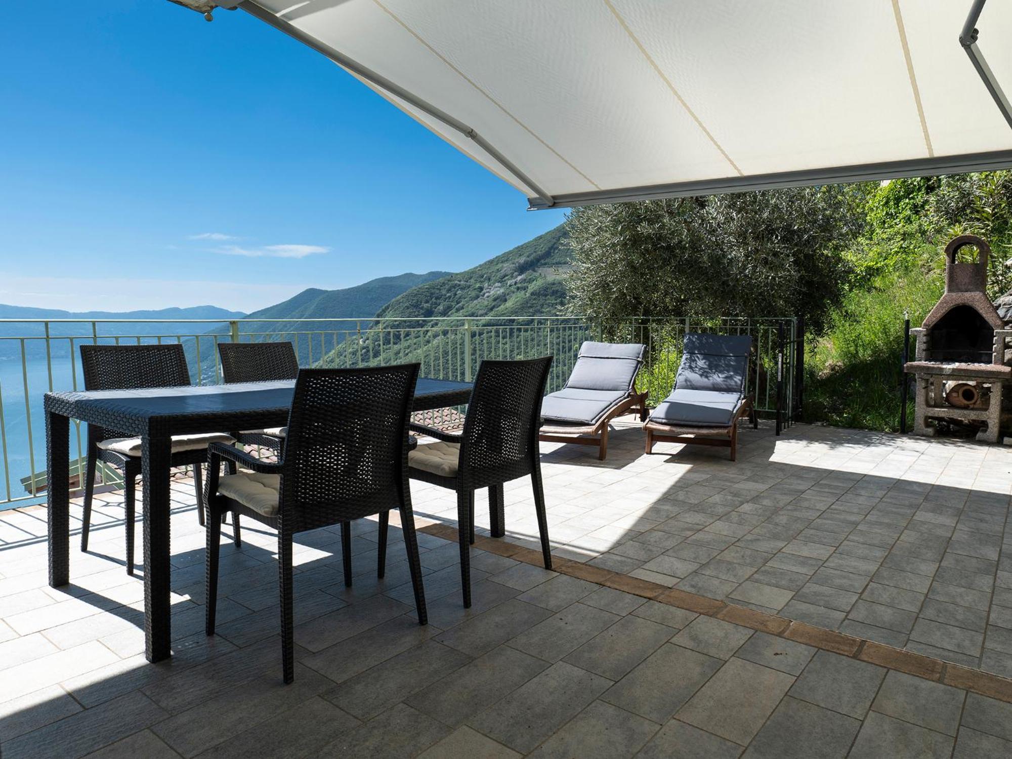 Mantegna - Garden With Lake View And Swimming Pool Parzanica エクステリア 写真